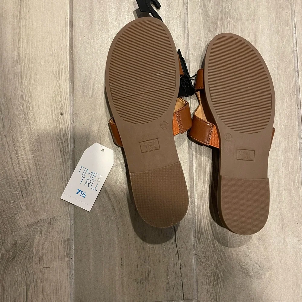 TIME & TRU NWT Brown Slides - Picture 2 of 4